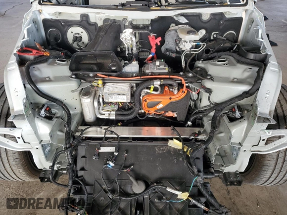 2024 Tesla Model Y Long Range z VIN 7SAYGDEE7RA217991, wystawiony jako Copart lot #50885695 z przebiegiem Nie podano mil oraz Szkoda całkowita • Salvage title. Historia ofert i sprzedaży dostępna na DreamBid. Obrazek 13.