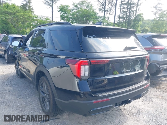 2025 Ford Explorer ST-Line z VIN 1FMUK8KH4SGB39339, wystawiony jako IAAI lot #42122821 z przebiegiem Nie podano mil oraz . Historia ofert i sprzedaży dostępna na DreamBid. Obrazek 13.