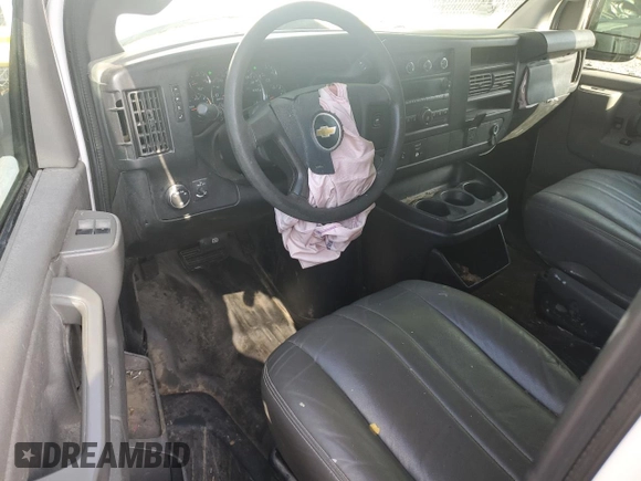 2017 Chevrolet Express Cargo z VIN 1GCWGAFF8H1111733, wystawiony jako Copart lot #55809425 z przebiegiem 99 328 mil mil oraz Szkoda całkowita • Salvage title. Historia ofert i sprzedaży dostępna na DreamBid. Obrazek 8.