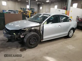 2013 Volkswagen Jetta SE z VIN 3VWBX7AJ7DM450877, wystawiony jako Copart lot #44510175 z przebiegiem 102 520 mil mil oraz Szkoda całkowita • Salvage title. Historia ofert i sprzedaży dostępna na DreamBid. Obrazek 1.