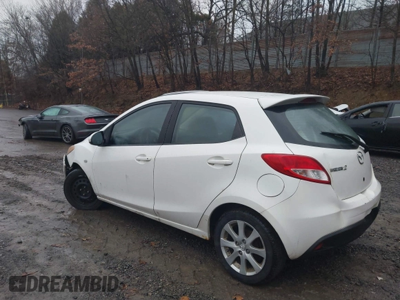 2012 Mazda 2 Touring z VIN JM1DE1LY4C0141202, wystawiony jako IAAI lot #41051663 z przebiegiem 160 364 mil mil oraz . Historia ofert i sprzedaży dostępna na DreamBid. Obrazek 3.