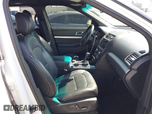 2016 Ford Explorer XLT with VIN 1FM5K8DHXGGA72450, listed as a IAAI auction lot 42019233 with 184,499 mi miles. Bid and sale history available at carsss.com. Image 5.