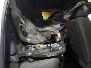 2020 GMC Sierra 3500HD AT4 z VIN 1GT49VEY9LF268615, wystawiony jako Copart lot #83497714 z przebiegiem Nie podano mil oraz Nie do naprawy. Historia ofert i sprzedaży dostępna na DreamBid. Obrazek 10.