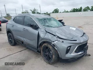 2025 Buick Encore GX Sport Touring с VIN KL4AMDSL4SB079651, выставлен на аукционе IAAI как лот 42206849 с пробегом Не указан миль и . История ставок и продаж доступна на DreamBid. Изображение 1.