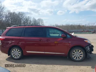 2017 Toyota Sienna LE with VIN 5TDJZ3DC7HS171384, listed as a IAAI auction lot 41715969 with 113,411 mi miles. Bid and sale history available at carsss.com. Image 14.