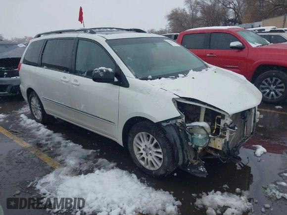 2010 Toyota Sienna XLE z VIN 5TDYK4CC3AS325072, wystawiony jako IAAI lot #41626629 z przebiegiem 145 368 mil mil oraz . Historia ofert i sprzedaży dostępna na DreamBid. Obrazek 1.