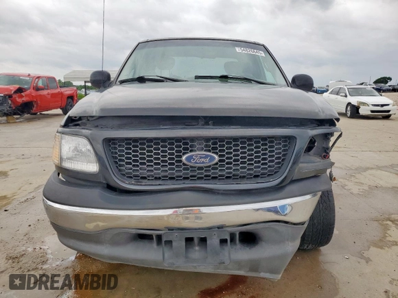 2002 Ford F-150 XL z VIN 1FTRX17W62KB68140, wystawiony jako Copart lot #54826645 z przebiegiem 259 227 mil mil oraz Szkoda całkowita • Salvage title. Historia ofert i sprzedaży dostępna na DreamBid. Obrazek 5.