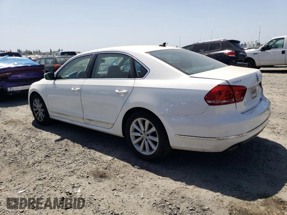 2013 Volkswagen Passat SEL Premium z VIN 1VWCH7A38DC039377, wystawiony jako Copart lot #54396435 z przebiegiem 111 925 mil mil oraz Szkoda całkowita • Salvage title. Historia ofert i sprzedaży dostępna na DreamBid. Obrazek 2.