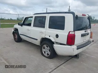 2008 Jeep Commander Sport z VIN 1J8HH48KX8C115328, wystawiony jako IAAI lot #42139929 z przebiegiem 118 218 mil mil oraz . Historia ofert i sprzedaży dostępna na DreamBid. Obrazek 6.