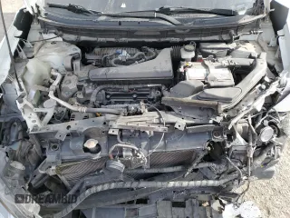 2017 Nissan Rogue SV z VIN JN8AT2MT2HW137529, wystawiony jako Copart lot #51521195 z przebiegiem 125 607 mil mil oraz Szkoda całkowita • Salvage title. Historia ofert i sprzedaży dostępna na DreamBid. Obrazek 12.