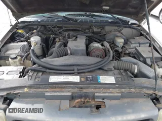 1999 GMC Sonoma with VIN 1GTCS144XX8502911, listed as a IAAI auction lot 41160683 with 119,776 mi miles. Bid and sale history available at carsss.com. Image 10.