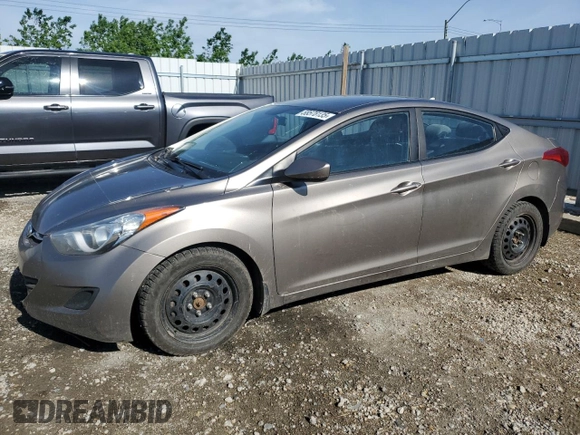 2013 Hyundai Elantra GLS z VIN 5NPDH4AE3DH433316, wystawiony jako Copart lot #58578135 z przebiegiem 243 028 mil mil oraz Szkody całkowita. Historia ofert i sprzedaży dostępna na DreamBid. Obrazek 1.