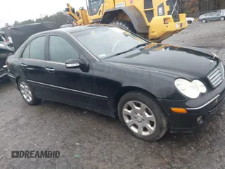 2005 Mercedes-Benz C 240 z VIN WDBRF81J25F610335, wystawiony jako IAAI lot #41537990 z przebiegiem 207 104 mil mil oraz . Historia ofert i sprzedaży dostępna na DreamBid. Obrazek 1.