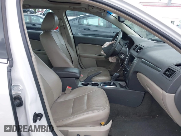 2011 Ford Fusion SEL with VIN 3FAHP0JA6BR298200, listed as a IAAI auction lot 41714463 with 131,391 mi miles. Bid and sale history available at carsss.com. Image 5.