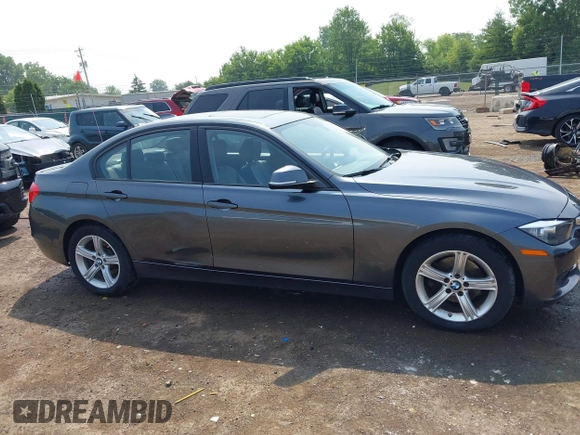 2014 BMW 3 Series 320i xDrive с VIN WBA3C3G53ENS70998, выставлен на аукционе IAAI как лот 42474316 с пробегом 91 411 миль миль и . История ставок и продаж доступна на DreamBid. Изображение 13.