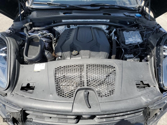 2022 Porsche Macan with VIN WP1AA2A51NLB06422, listed as a Copart auction lot 52024635 with 8,090 mi miles and Salvage Title. Bid and sale history available at carsss.com. Image 12.