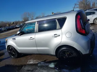 2015 Kia Soul + with VIN KNDJP3A52F7814968, listed as a IAAI auction lot 41655497 with 113,804 mi miles. Bid and sale history available at carsss.com. Image 15.