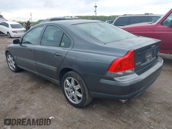 2004 Volvo S60 with VIN YV1RH59H342411127, listed as a IAAI auction lot 42107974 with 113,211 mi miles. Bid and sale history available at carsss.com. Image 3.