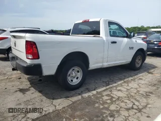 2015 Ram 1500 Express z VIN 3C6JR6AG7FG569786, wystawiony jako Copart lot #56366865 z przebiegiem Nie podano mil oraz Czysty tytuł • Clean title. Historia ofert i sprzedaży dostępna na DreamBid. Obrazek 3.