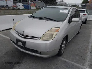 2004 Toyota Prius with VIN JTDKB20U840093681, listed as a IAAI auction lot 41861616 with 124,136 mi miles. Bid and sale history available at carsss.com. Image 2.