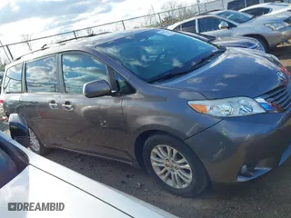 2012 Toyota Sienna XLE AAS with VIN 5TDYK3DC3CS183091, listed as a IAAI auction lot 42010224 with 189,865 mi miles. Bid and sale history available at carsss.com. Image 13.