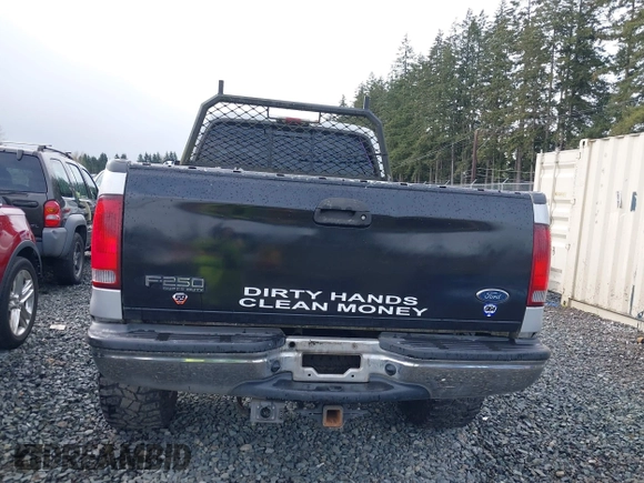 2001 Ford Super Duty F-250 XL with VIN 1FTNX21S01EB08460, listed as a IAAI auction lot 41890597 with 218,302 mi miles. Bid and sale history available at carsss.com. Image 16.