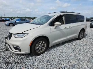2021 Chrysler Pacifica Touring z VIN 2C4RC1FGXMR505063, wystawiony jako Copart lot #61483925 z przebiegiem 173 882 mil mil oraz Nie do naprawy • Non repairable. Historia ofert i sprzedaży dostępna na DreamBid. Obrazek 1.