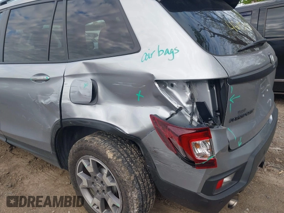2023 Honda Passport TrailSport z VIN 5FNYF8H6XPB044222, wystawiony jako IAAI lot #42134331 z przebiegiem 19 026 mil mil oraz . Historia ofert i sprzedaży dostępna na DreamBid. Obrazek 6.