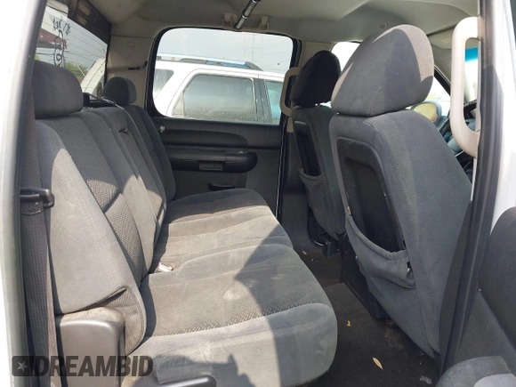 2008 Chevrolet Silverado 1500 1LT with VIN 3GCEC13058G305273, listed as a IAAI auction lot 41630003 with 301,420 mi miles and . Bid and sale history available at DreamBid. Image 7.