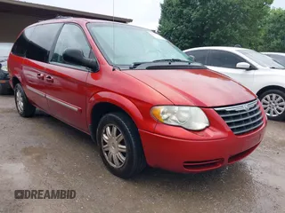 2007 Chrysler Town & Country Touring z VIN 2A4GP54L57R183529, wystawiony jako IAAI lot #42377535 z przebiegiem 197 174 mil mil oraz . Historia ofert i sprzedaży dostępna na DreamBid. Obrazek 1.