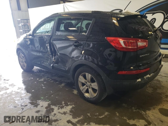 2011 Kia Sportage LX with VIN KNDPB3A29B7106953, listed as a Copart auction lot 87732745 with 187,776 mi miles and Salvage Title. Bid and sale history available at carsss.com. Image 2.