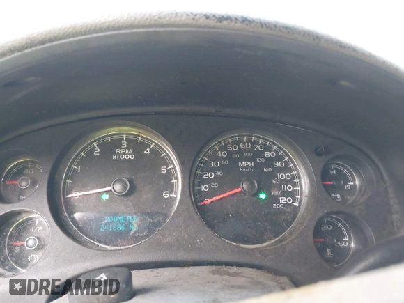 2008 Chevrolet Silverado 1500 1LT with VIN 1GCEC19J68Z269710, listed as a IAAI auction lot 40515761 with 241,686 mi miles and . Bid and sale history available at DreamBid. Image 7.