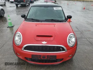 2010 MINI Hardtop S with VIN WMWMF7C50ATZ68936, listed as a Copart auction lot 53692015 with 122,195 mi miles and Salvage Title. Bid and sale history available at DreamBid. Image 5.