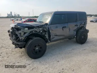2023 Ford Bronco z VIN 1FMEE5DP2PLB87631, wystawiony jako Copart lot #55781045 z przebiegiem 19 381 mil mil oraz Szkoda całkowita • Salvage title. Historia ofert i sprzedaży dostępna na DreamBid. Obrazek 1.