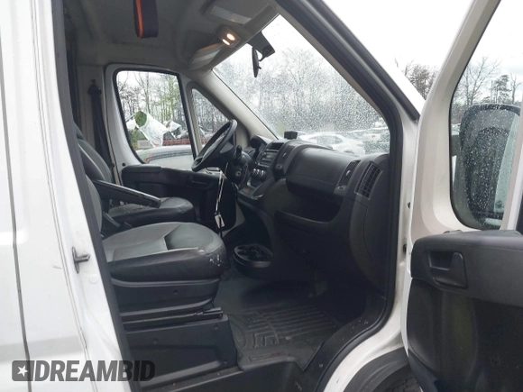 2016 Ram ProMaster Cargo with VIN 3C6TRVAG6GE113617, listed as a IAAI auction lot 41066940 with 260,390 mi miles and . Bid and sale history available at DreamBid. Image 5.