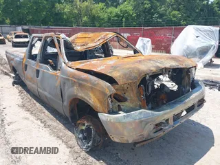 2003 Ford F-250 XL z VIN 1FTNW21F73EA04993, wystawiony jako IAAI lot #42496662 z przebiegiem Nie podano mil oraz . Historia ofert i sprzedaży dostępna na DreamBid. Obrazek 1.