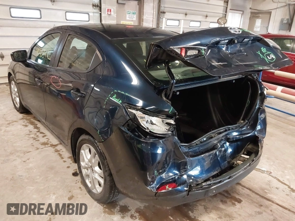 2016 Scion iA z VIN 3MYDLBZV5GY146138, wystawiony jako IAAI lot #42303472 z przebiegiem 29 289 mil mil oraz . Historia ofert i sprzedaży dostępna na DreamBid. Obrazek 19.