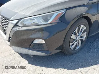 2019 Nissan Altima S z VIN 1N4BL4BV0KC233402, wystawiony jako IAAI lot #41917621 z przebiegiem 115 224 mil mil oraz . Historia ofert i sprzedaży dostępna na DreamBid. Obrazek 18.