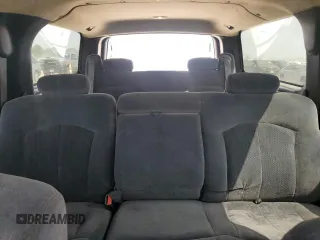 2002 Chevrolet Suburban LS с VIN 3GNEC16Z62G173455, выставлен на аукционе Copart как лот 51248445 с пробегом 275 412 миль миль и Списание • Salvage title. История ставок и продаж доступна на DreamBid. Изображение 10.