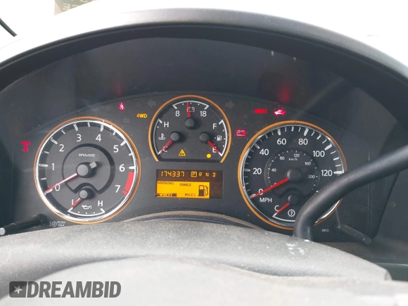2008 Nissan Titan XE z VIN 1N6BA06C38N351875, wystawiony jako IAAI lot #42368486 z przebiegiem 174 337 mil mil oraz . Historia ofert i sprzedaży dostępna na DreamBid. Obrazek 7.