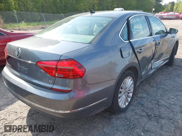 2016 Volkswagen Passat SE z VIN 1VWBS7A39GC048588, wystawiony jako IAAI lot #42024717 z przebiegiem 94 626 mil mil oraz . Historia ofert i sprzedaży dostępna na DreamBid. Obrazek 4.