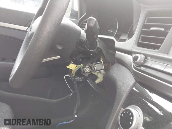 2019 Hyundai Elantra SE with VIN KMHD74LF9KU777191, listed as a IAAI auction lot 42135576 with 33,568 mi miles and . Bid and sale history available at DreamBid. Image 6.