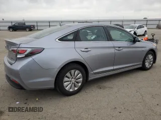 2017 Hyundai Sonata Hybrid SE with VIN KMHE24L12HA048581, listed as a Copart auction lot 39720083 with 116,933 mi miles. Bid and sale history available at carsss.com. Image 3.
