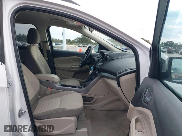 2015 Ford Escape SE with VIN 1FMCU0GX2FUB33893, listed as a IAAI auction lot 41455605 with 128,383 mi miles. Bid and sale history available at carsss.com. Image 5.