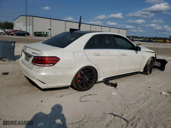 2014 Mercedes-Benz E-Class E 63 AMG S-Model with VIN WDDHF7GB7EA949862, listed as a Copart auction lot 44405945 with 89,477 mi miles and Salvage Title. Bid and sale history available at carsss.com. Image 3.