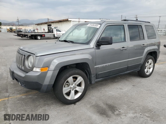 2013 Jeep Patriot Latitude z VIN 1C4NJRFB1DD101742, wystawiony jako Copart lot #59486385 z przebiegiem 92 001 mil mil oraz Czysty tytuł • Clean title. Historia ofert i sprzedaży dostępna na DreamBid. Obrazek 1.