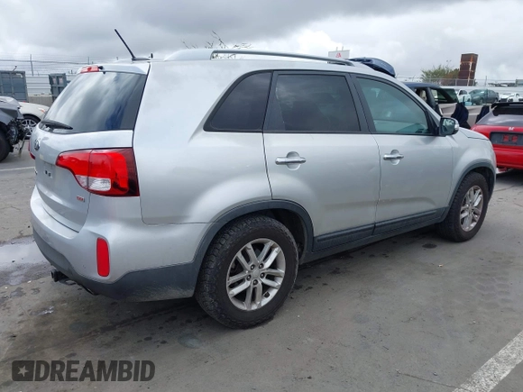 2014 Kia Sorento LX with VIN 5XYKTCA69EG496907, listed as a IAAI auction lot 41789120 with 166,644 mi miles and . Bid and sale history available at carsss.com. Image 4.