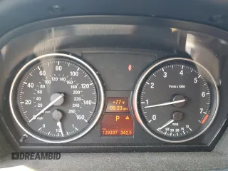 2009 BMW 3 Series 328i xDrive with VIN WBAPK53519A511752, listed as a Copart auction lot 60935025 with 129,307 mi miles and Salvage title. Bid and sale history available at DreamBid. Image 9.