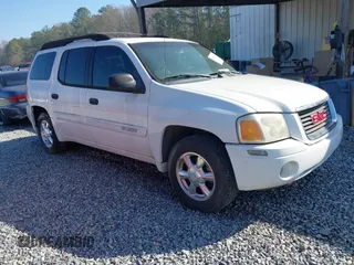 2003 GMC Envoy XL SLE with VIN 1GKES16S636162638, listed as a IAAI auction lot 41493364 with 176,125 mi miles. Bid and sale history available at carsss.com. Image 1.