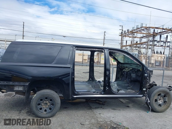 2015 Cadillac Escalade ESV Premium z VIN 1GYS4JKJ4FR221771, wystawiony jako IAAI lot #41752472 z przebiegiem Nie podano mil oraz . Historia ofert i sprzedaży dostępna na DreamBid. Obrazek 19.